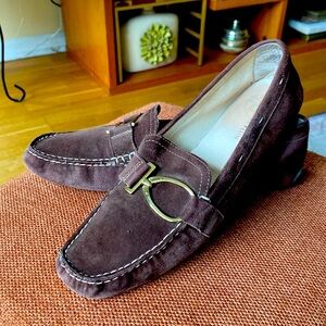 ANNE KLEIN suede loafer